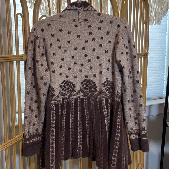 Oxford Cream and Brown Patterned Women's Cardigan - Picture 6 of 7